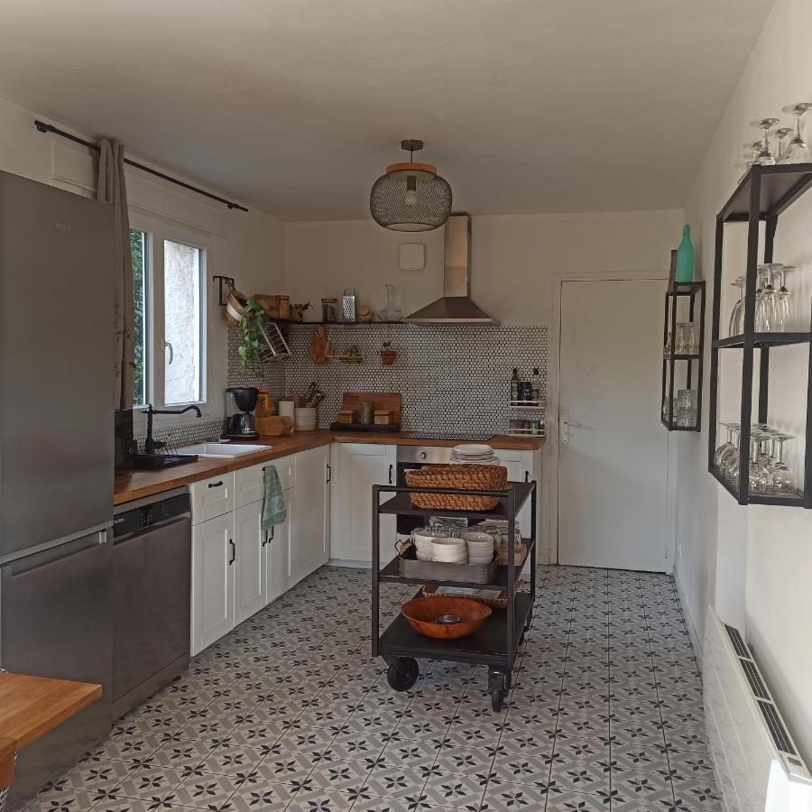 La Taniere Aux Loups Villa Montevrain Bagian luar foto